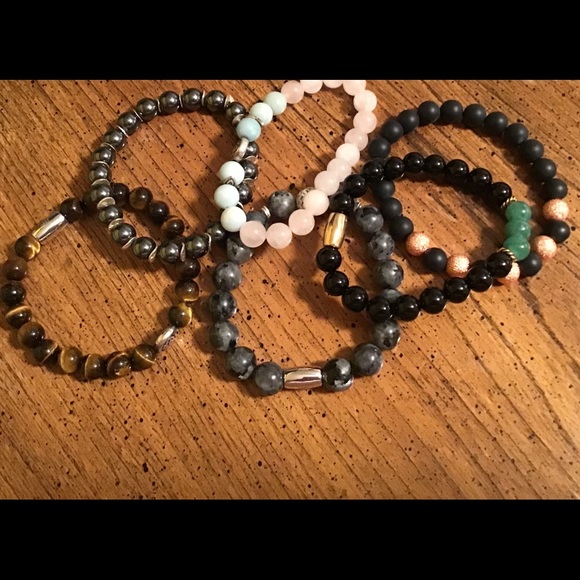 6 Stretchy Bracelets, OSFM 6 beautiful bracelets .... not shown - Picture 1 of 8